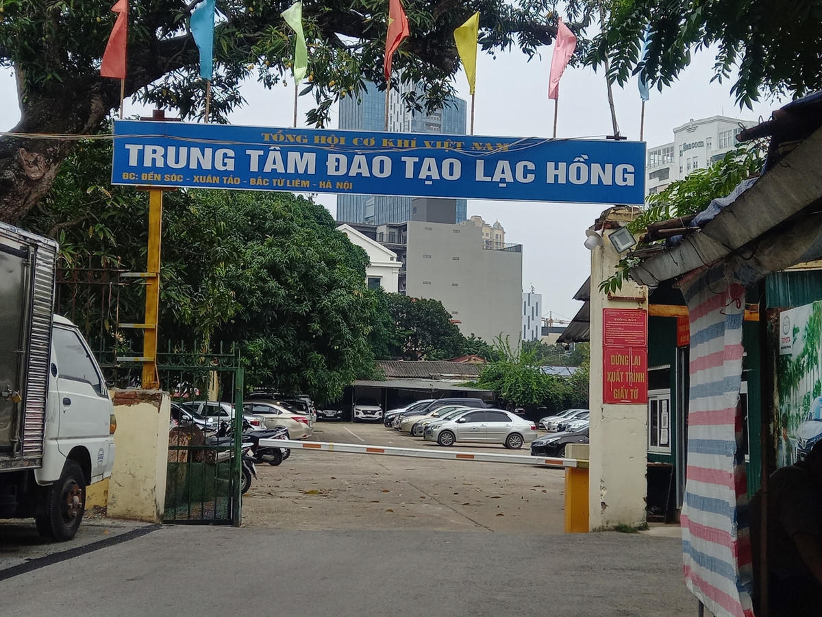 Hàng nghìn m2 đất di tích đền Sóc bị hô biến để trục lợi.