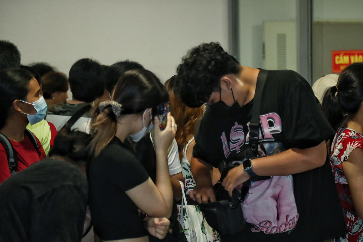 Nhóm BlackPink có mặt tại sân bay Nội Bài