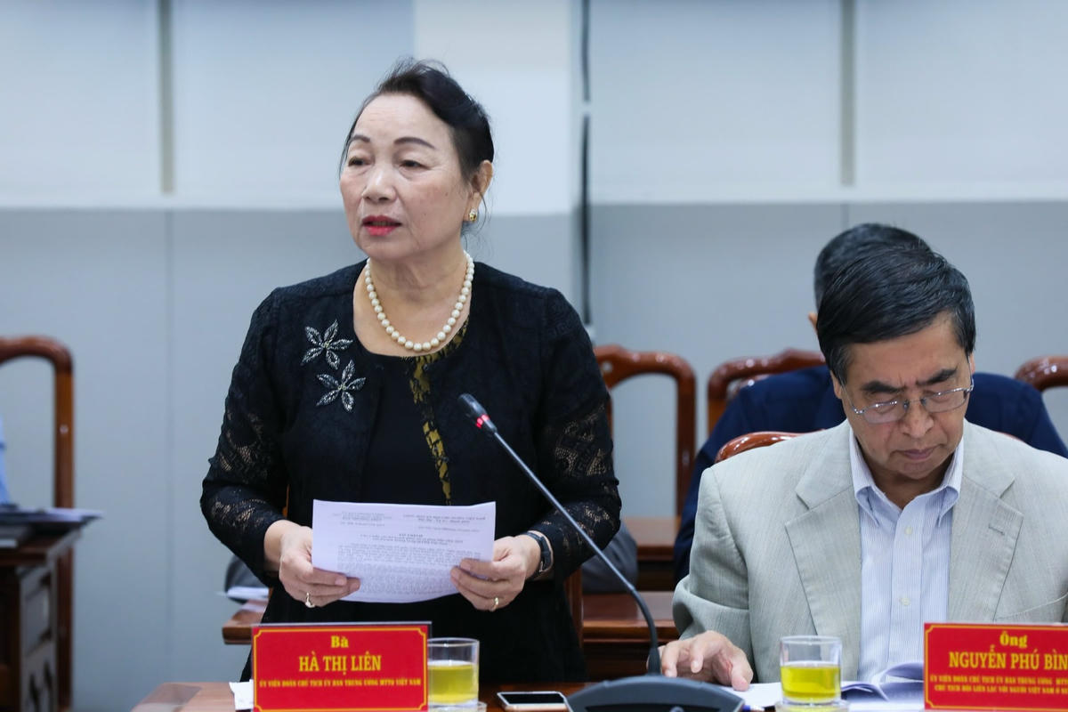 Bà Hà Thị Liên phát biểu tại Hội nghị.