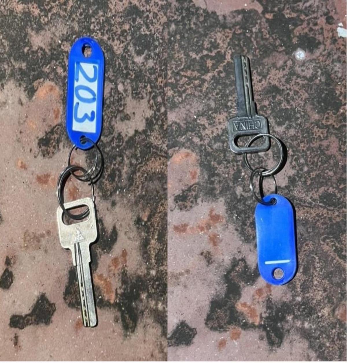 Chìa khóa và thẻ có số 203 trên người nạn nhân. Ảnh: Công an Đà Nẵng.