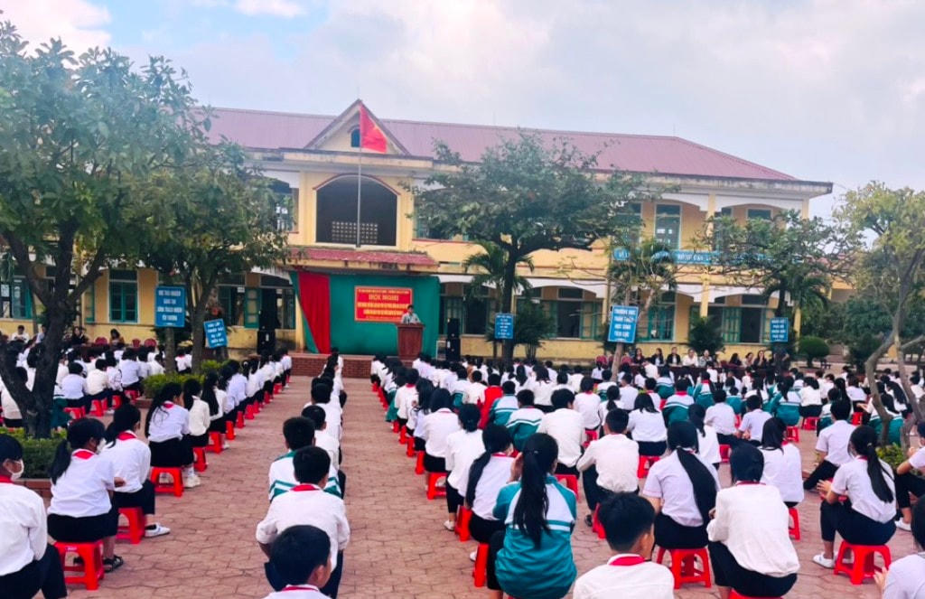Mô hình "Tiếng kẻng học đường" cần nhân rộng để nâng cao chất lượng giáo dục. 