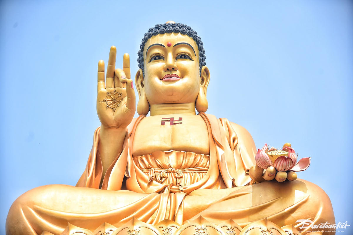 W_tuong_phat_72m-le-khanh7.jpg