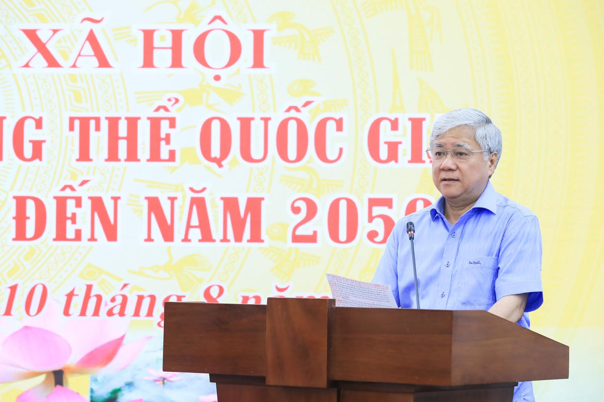 Bí thư Trung ương Đảng, Chủ tịch UBTƯ MTTQ Việt Nam Đỗ Văn Chiến phát biểu tại Hội nghị.
