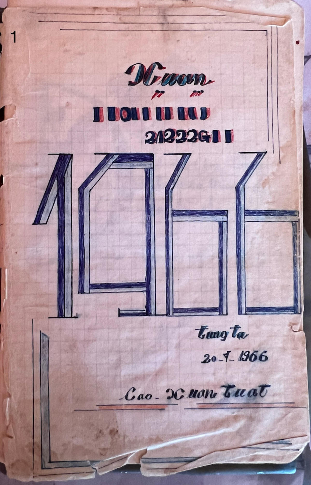 Trang đầu cuốn sổ khắc tên "Cao Xuan Tuat".  