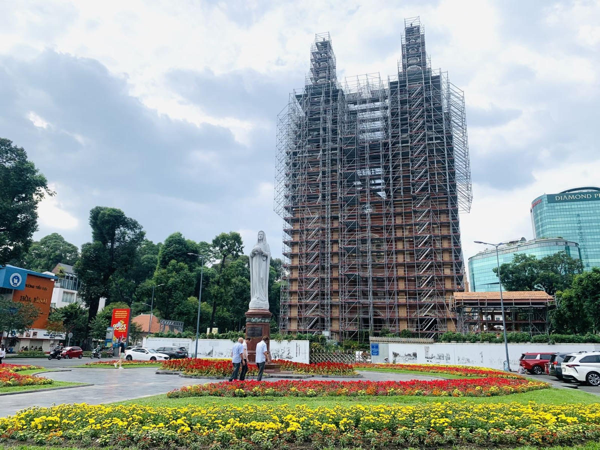 [ẢNH] Thành phố Hồ Chí Minh yên bình trong sáng Mùng 1 Tết