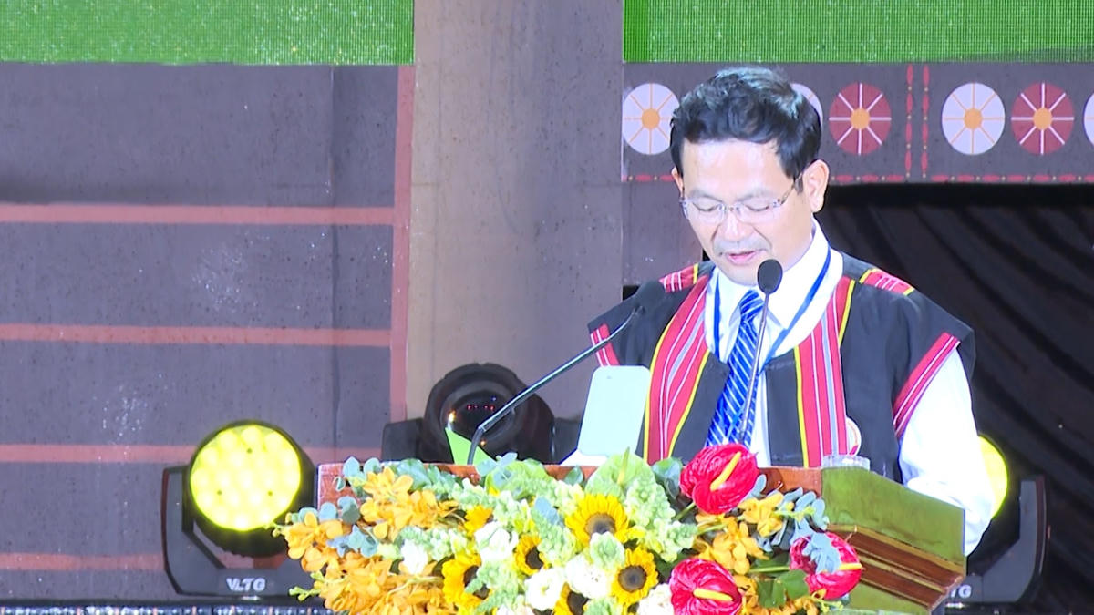 Ông Lê Quang Trung, Chủ tịch UBND huyện Phước Sơn phát biểu tại Ngày hội.