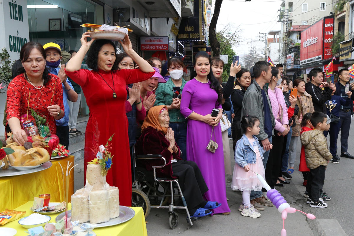 [Ảnh] Độc đáo lễ rước vị tướng trấn giữ vùng Đông Bắc