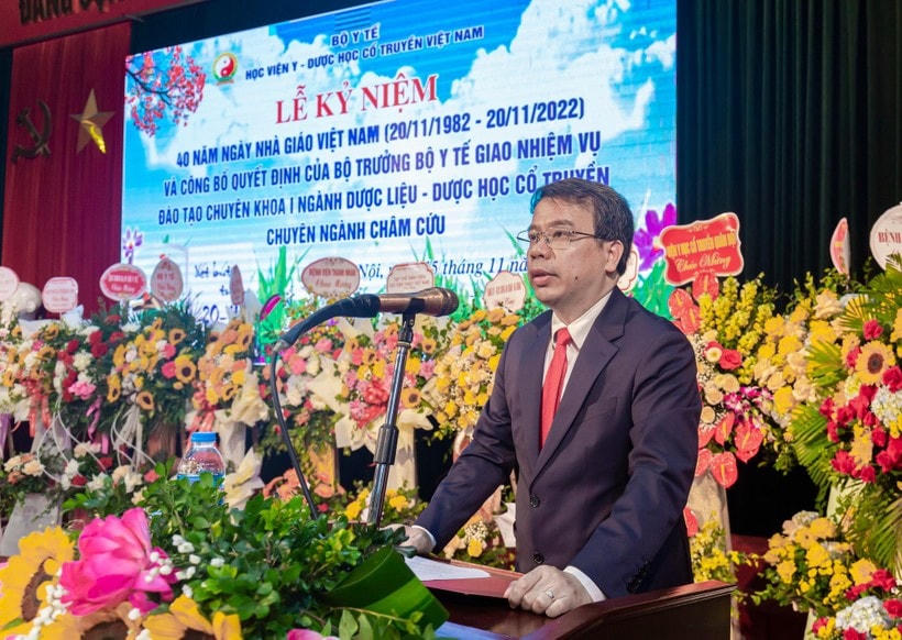 PGS.TS Nguyễn Quốc Huy, Giám đốc Học viện Y – Dược học cổ truyền Việt Nam phát biểu tại buổi lễ.