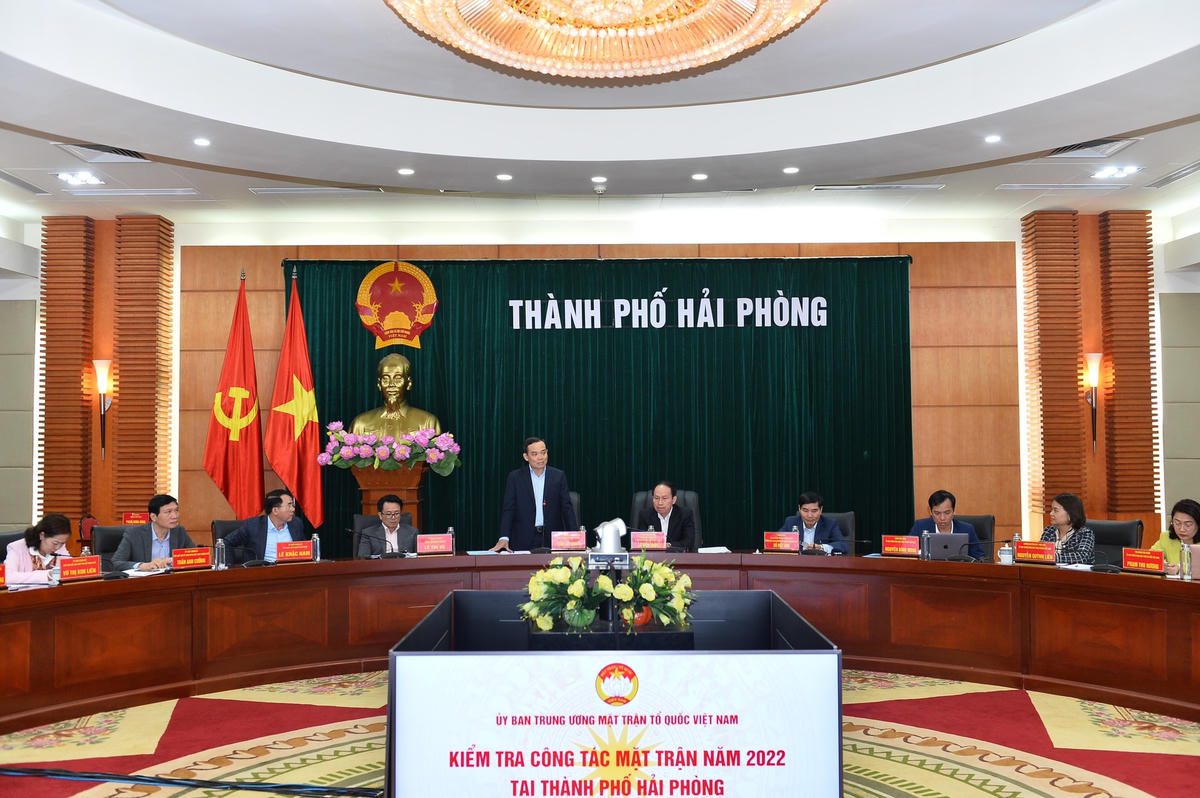 Toàn cảnh buổi làm việc.