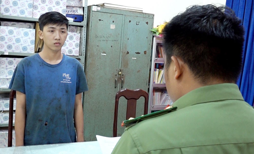 Cơ quan ANĐT thi hành lệnh giữ người trong trường hợp khẩn cấp đối với Cao Nguyễn Hoàng Phúc