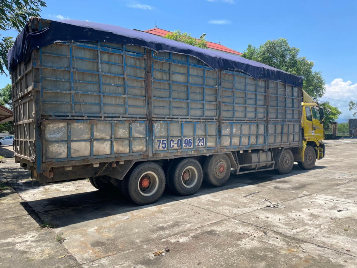 Với nhiều lỗi vi phạm, tài xế H. bị xử phạt hành chính 47,5 triệu đồng và tước bằng lái xe trong vòng 4 tháng.