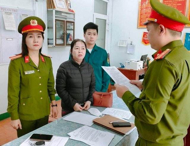  Đối tượng Cao Thị Song Ngọc tại cơ quan điều tra.
