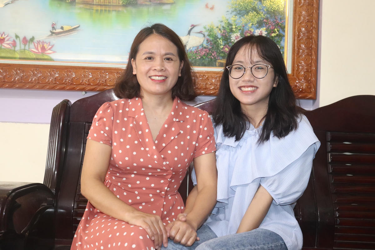 Mẹ Hà Phương cho biết, vượt lên tất cả, gia đình ủng hộ quyết định của con.