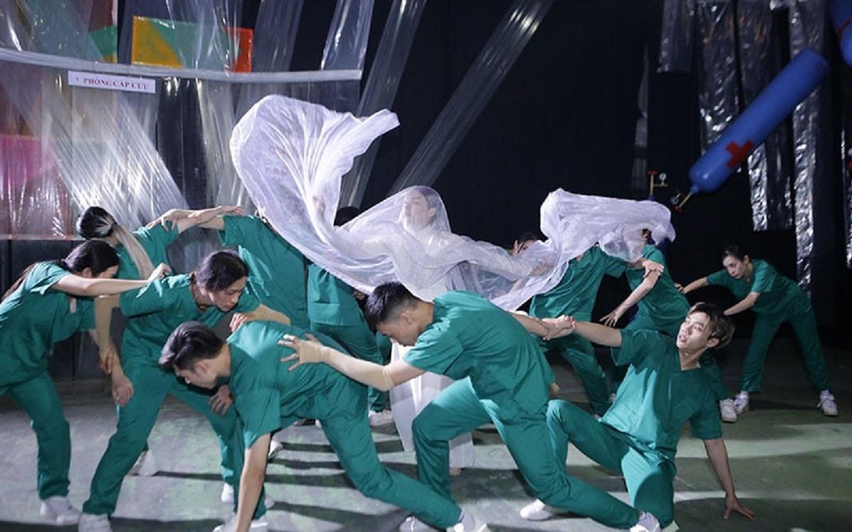 Tổ khúc múa “Ánh sáng tâm hồn”.