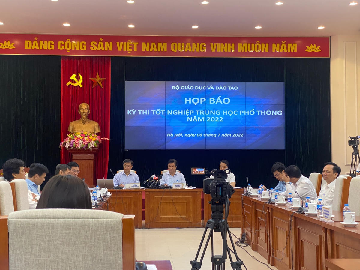 Toàn cảnh buổi họp báo.