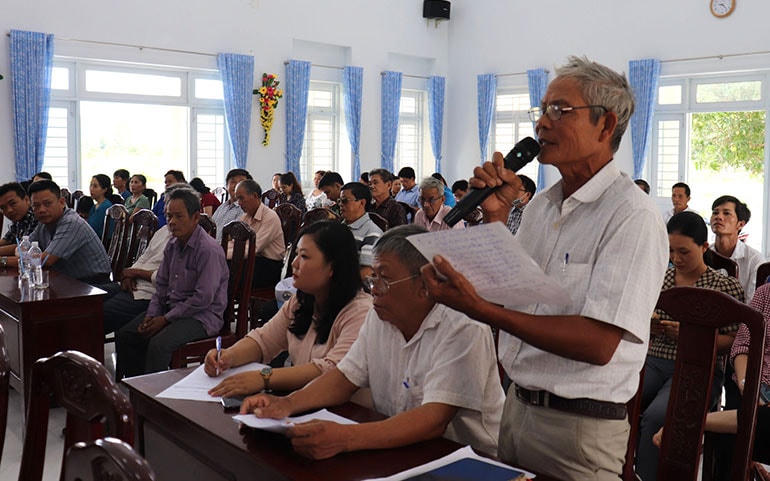 Cử tri xã An Cư nêu ý kiến tại buổi tiếp xúc cử tri của đại biểu HĐND tỉnh Phú Yên.