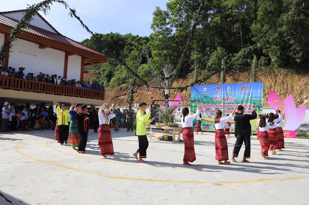 Với sự quan tâm của các cấp chính quyền cuộc sống của đồng bào dân tộc Chứt ngày càng ổn định và phát triển.