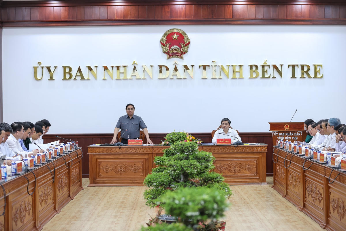 Thủ tướng Phạm Minh Chính yêu cầu tỉnh Bến Tre tập trung phát triển hài hòa các dự án điện gió.