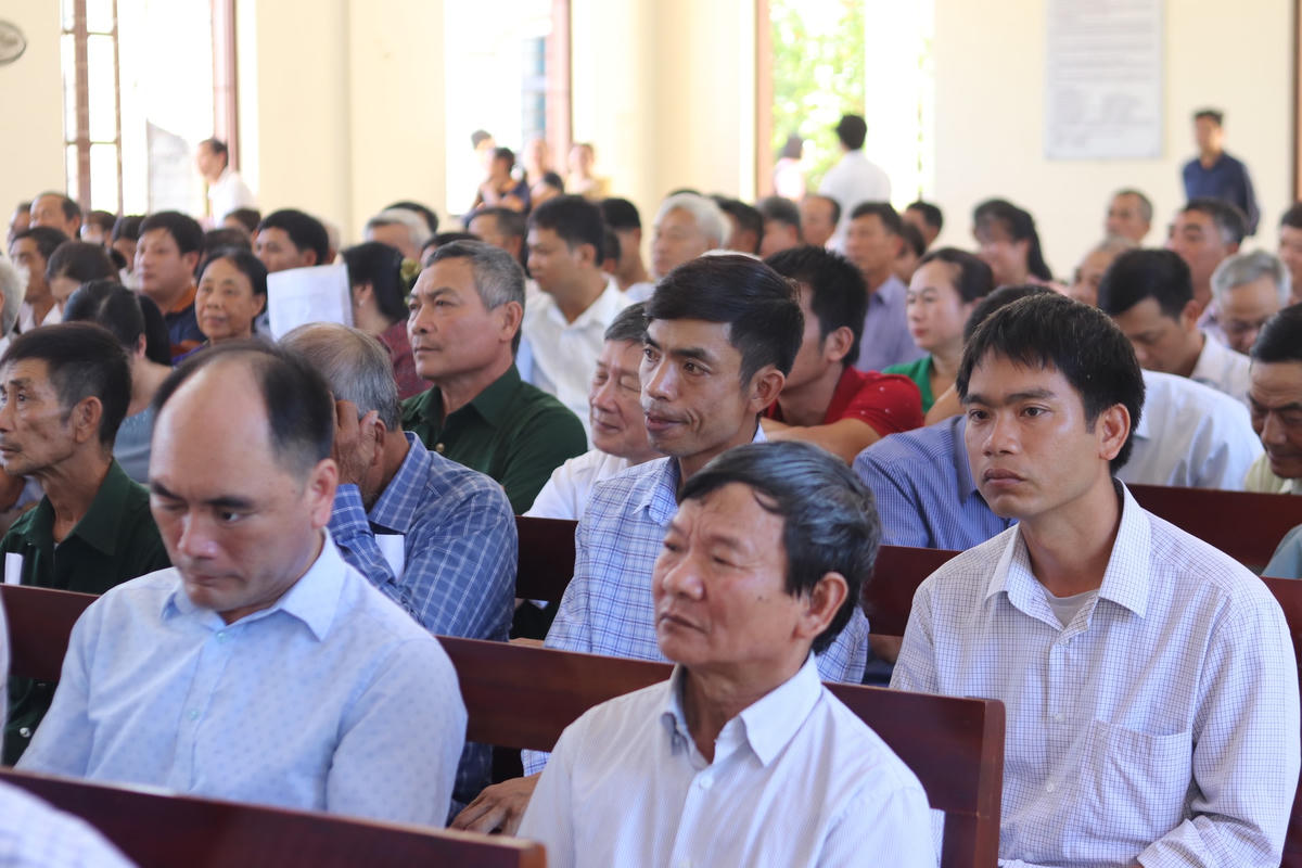 Phó Chủ tịch - Tổng Thư ký Nguyễn Thị Thu Hà tiếp xúc cử tri tại huyện Kim Sơn