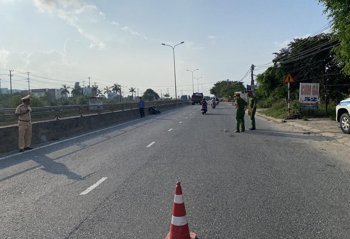 Nơi nghi phạm Lê Đức Sơn tông cán bộ CSGT bị thương.