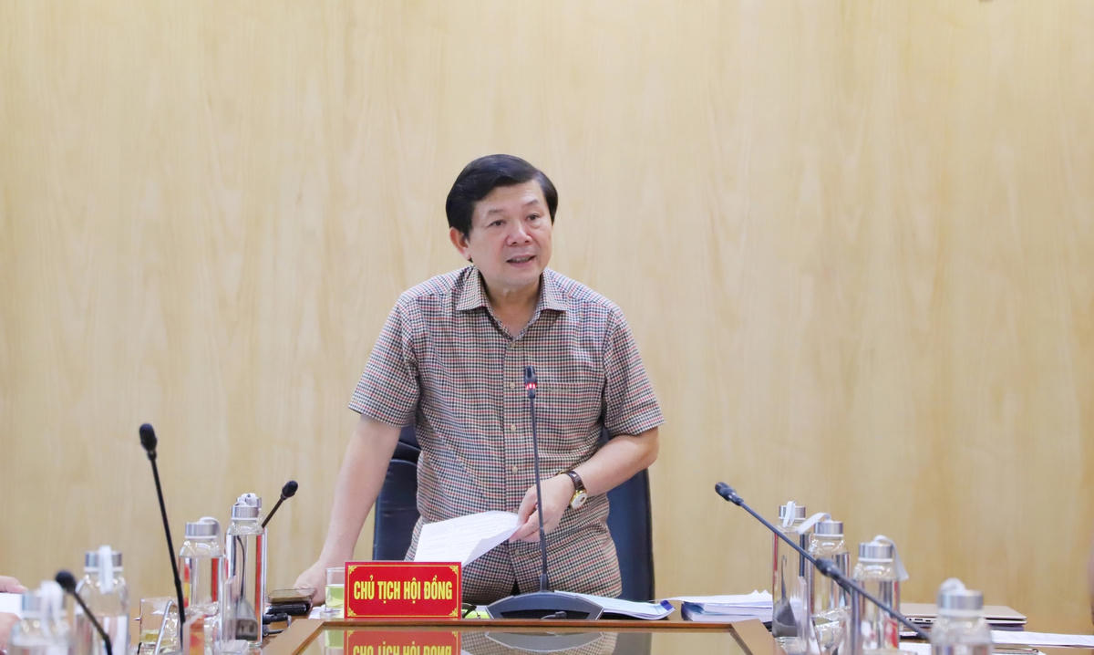 Phó Chủ tịch Nguyễn Hữu Dũng phát biểu tại Hội nghị.