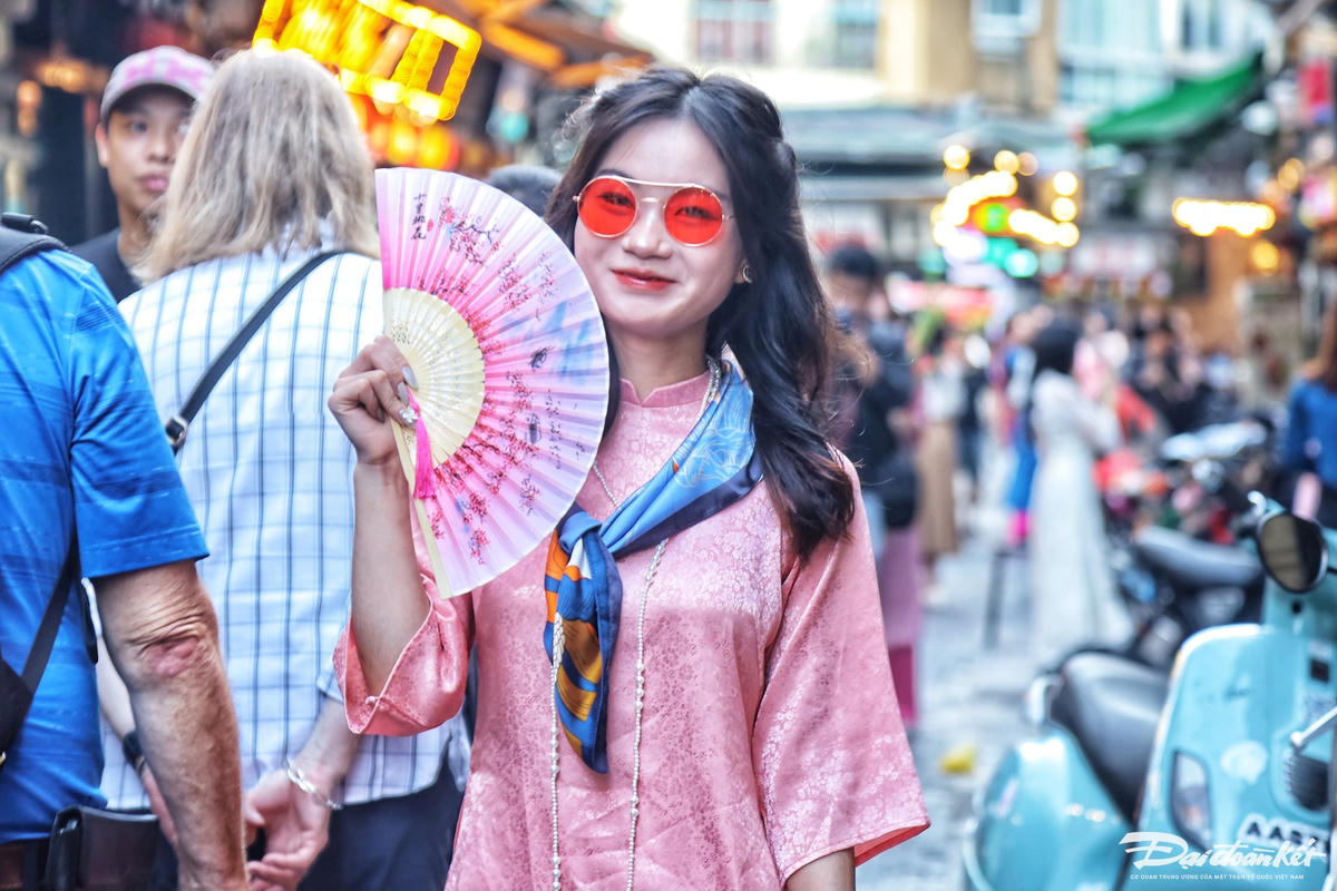 W_nang_tho_mac_ao_dai-le-khanh2.jpg
