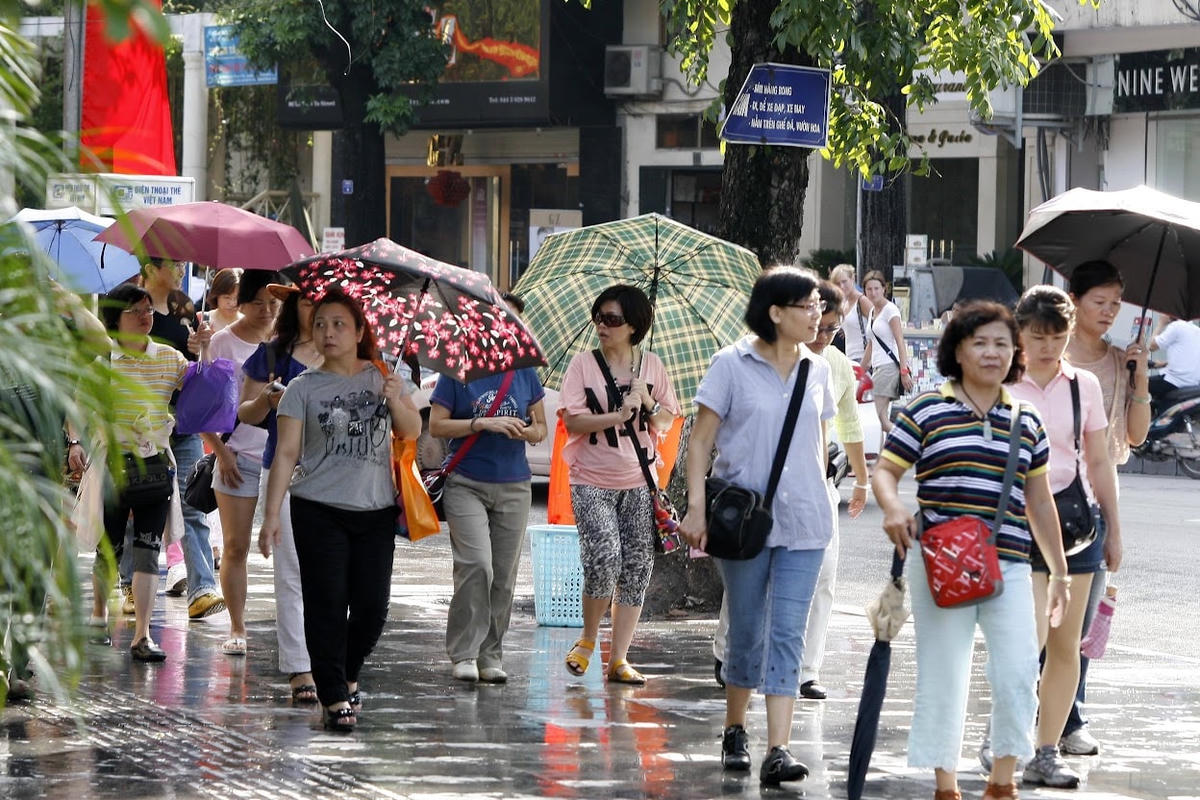 8 tháng đầu năm 2022, lượng khách du lịch đến Hà Nội ước đạt 12,38 triệu lượt. Ảnh: Quang Vinh  