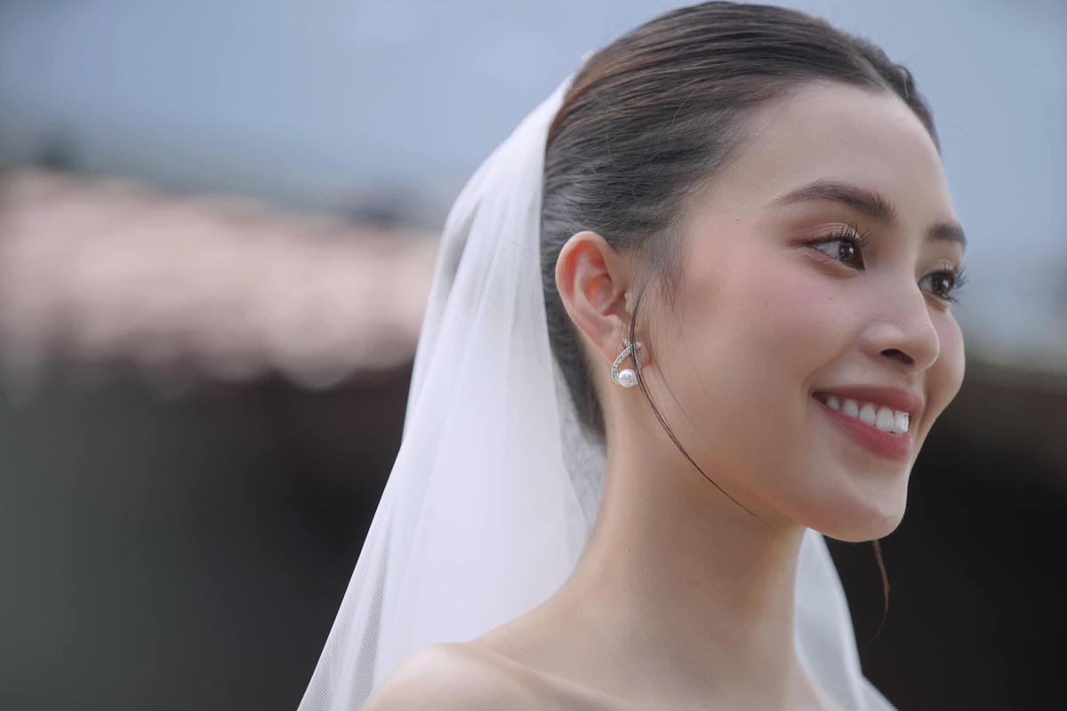 Cận cảnh nhan sắc của Hoa hậu Tiểu Vy - Mỹ nhân của năm. 