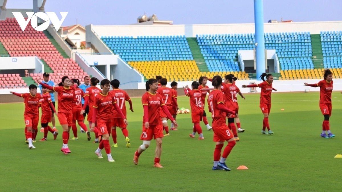 Đội tuyển nữ Việt Nam tích cực tập luyện chuẩn bị cho trận ra quân.