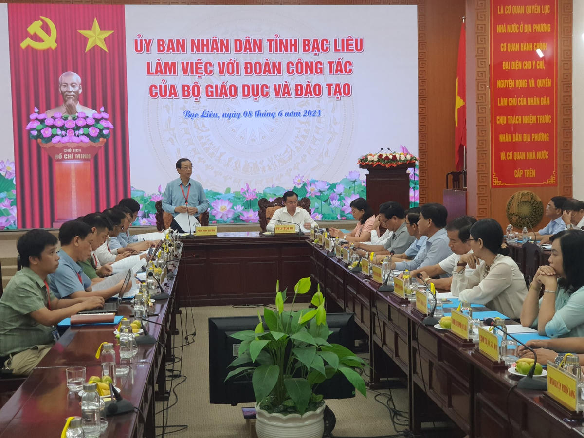 Quang cảnh buổi việc của Đoàn công tác Bộ Giáo dục và Đào tạo với Ban Chỉ đạo kỳ thi tốt nghiệp THPT năm 2023 của tỉnh Bạc Liêu.