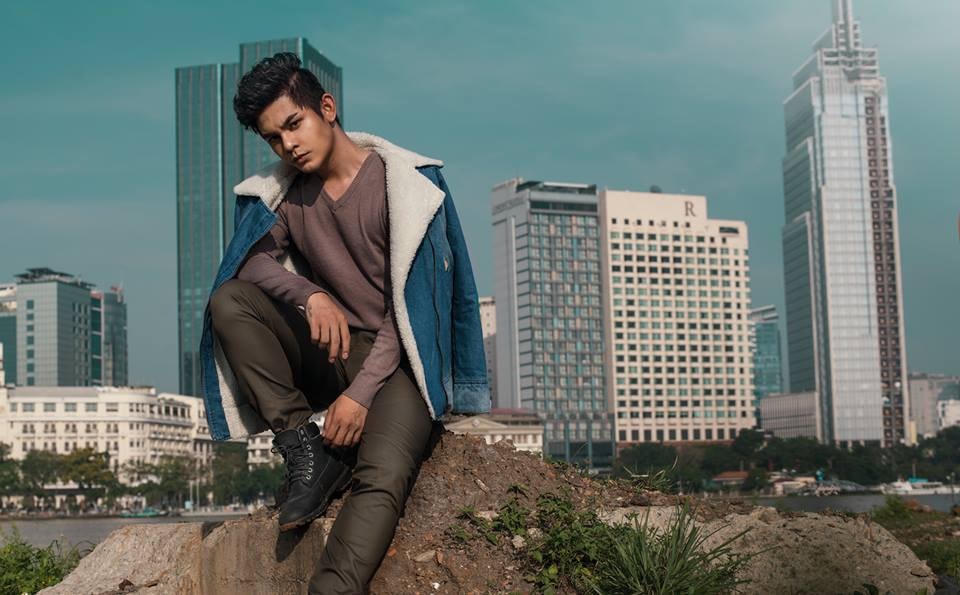 Ca sĩ trẻ Sơn Ngọc Minh chọn cách "come out" ngay trên sóng truyền hình. 
