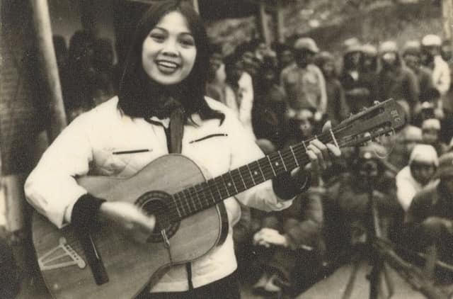 Năm 10 tuổi, NSND Thái Bảo rời cha mẹ để ra Hà Nội theo đuổi sự nghiệp ca hát.