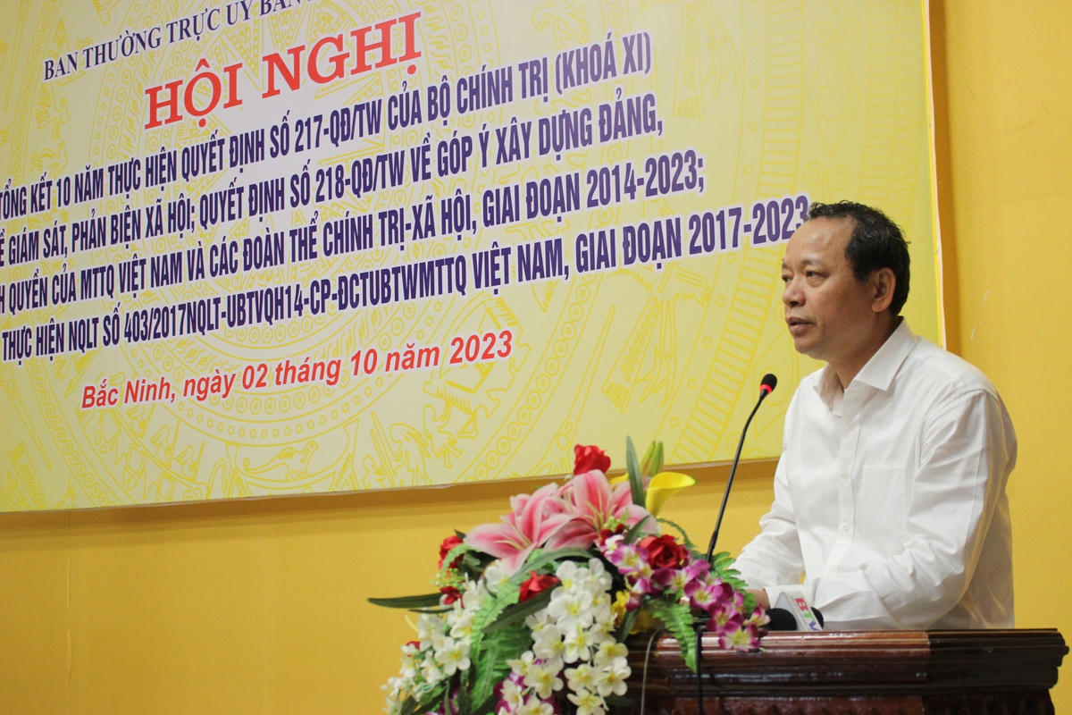 Phó Bí thư Thường trực Tỉnh ủy, Chủ tịch HĐND tỉnh Bắc Ninh Nguyễn Quốc Chung phát biểu tại Hội nghị.