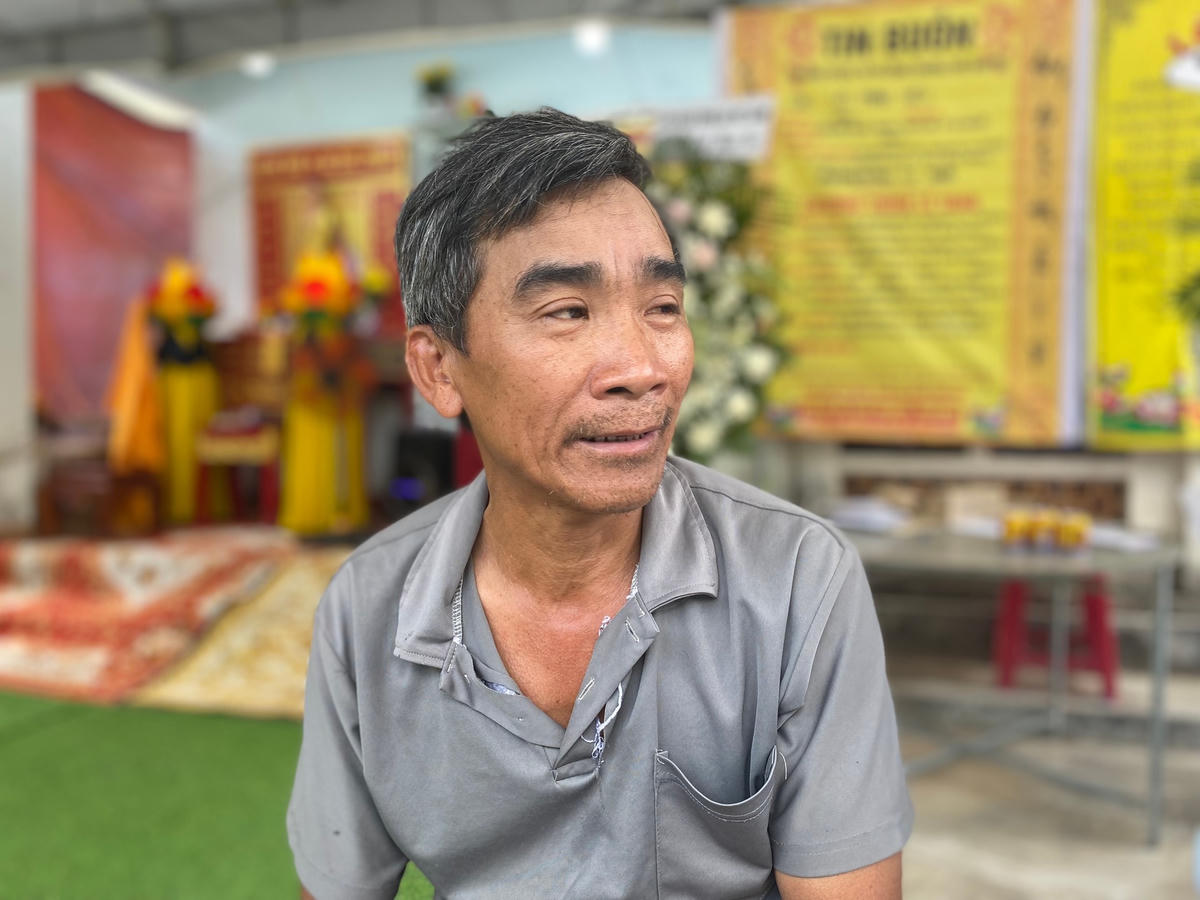 Ông Võ Thanh Sơn đau xót trước sự ra đi của con.