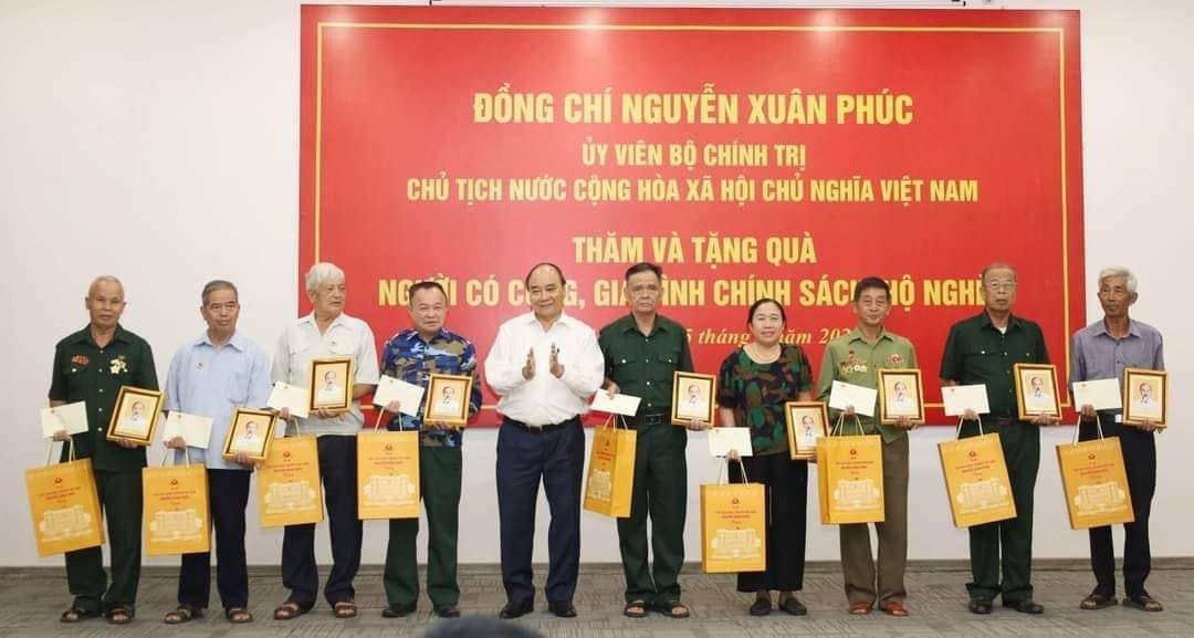 Chủ tịch nước Nguyễn Xuân Phúc tặng 100 nhà tình nghĩa cho hộ nghèo