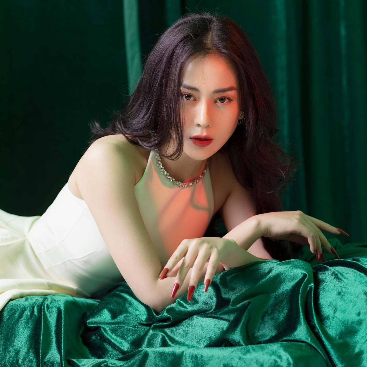 Nữ diên viên phủ nhận việc là người thứ 3.