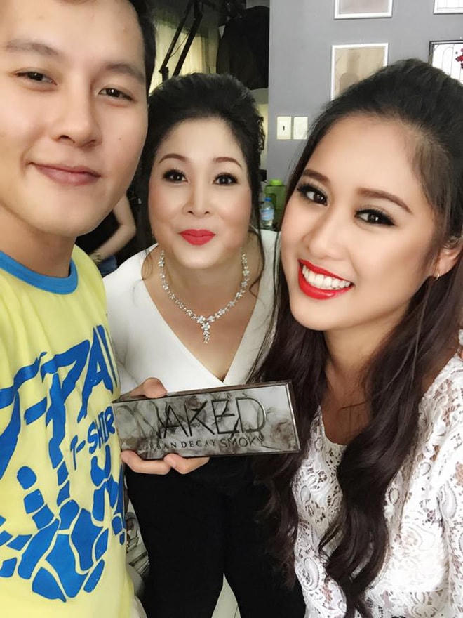 Hoàng Châu (bên phải) sở hữu nhiều nét đẹp giống với NSND Hồng Vân. 