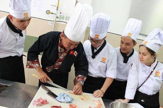 Chính sách ưu đãi lớn nhất cho học viên trường nghề là cấp bù học phí. Ảnh minh họa.
