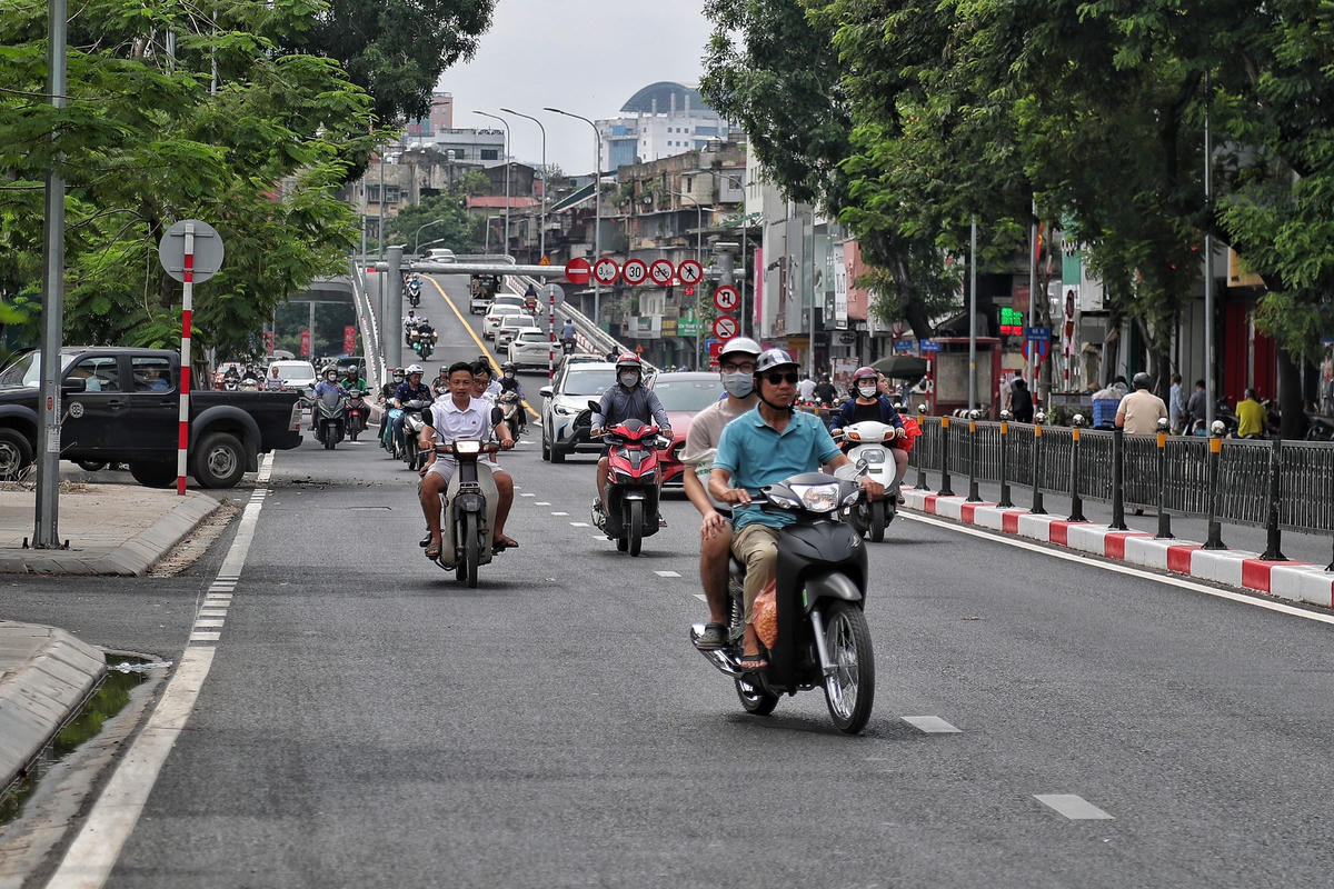 Hà Nội: Cầu vượt chữ C bắt đầu phát huy tác dụng sau khi thông xe