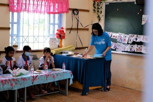Các đại diện của Masterise Group và UNICEF Việt Nam trong chuyến đi khảo sát thực địa tại Sóc Trăng, tháng 10/2022.