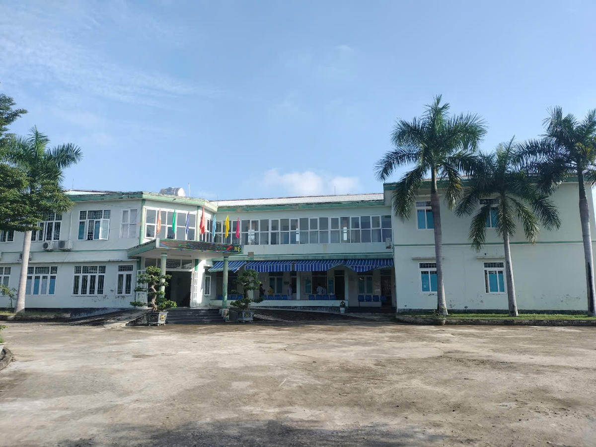 Khuôn viên bên trong Bệnh viện YHCT Quảng Nam.