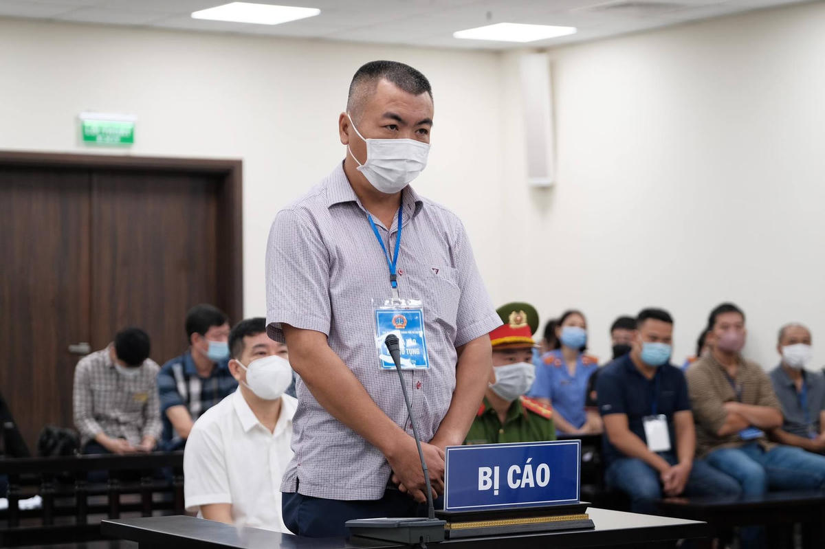 Bị cáo Lê Đình Trung trên bục xét hỏi. Ảnh: BT