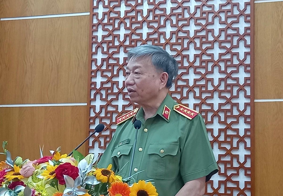 Đại tướng Tô Lâm - Ủy viên Bộ Chính trị, Bộ trưởng Bộ Công an phát biểu tại buổi trao quà Tết tại Tây Ninh.