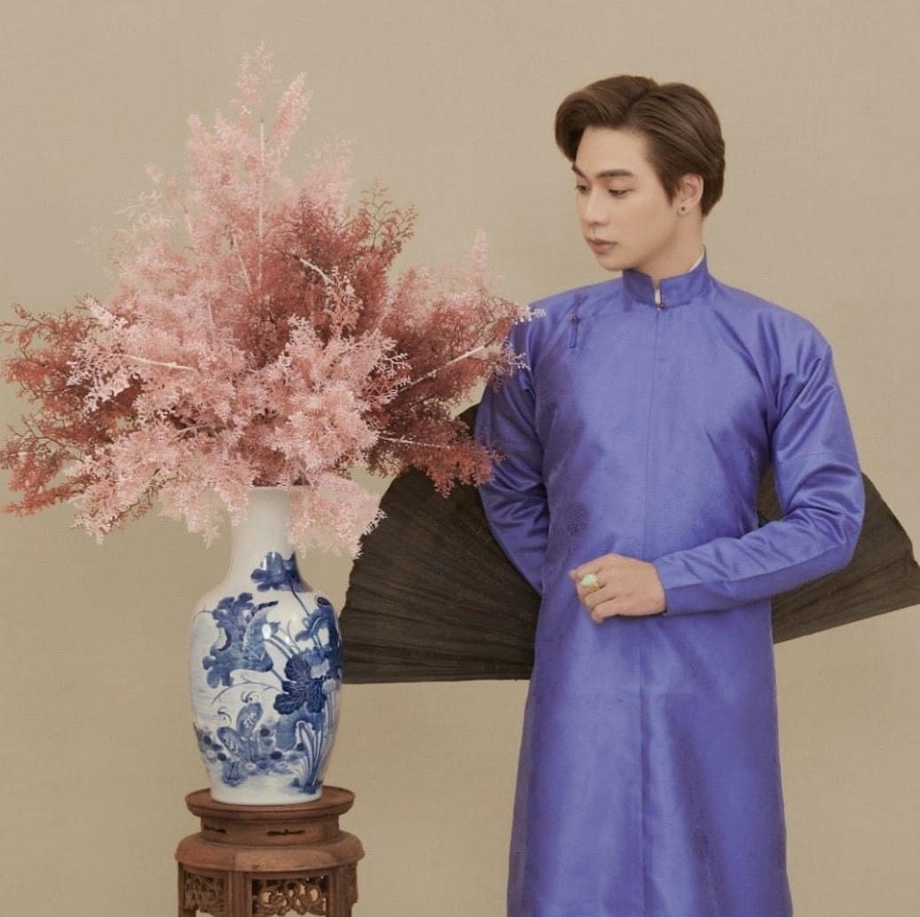 Không né tránh mục đích kinh doanh, Đức Lộc tâm niệm làm nghề bằng chữ tâm và cái tầm. Ảnh: NVCC. 