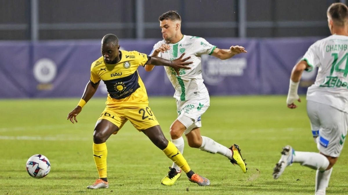 Mặc dù chơi tốt hơn đội bạn, Pau FC vẫn không giành được thắng lợi. (Ảnh: Getty).