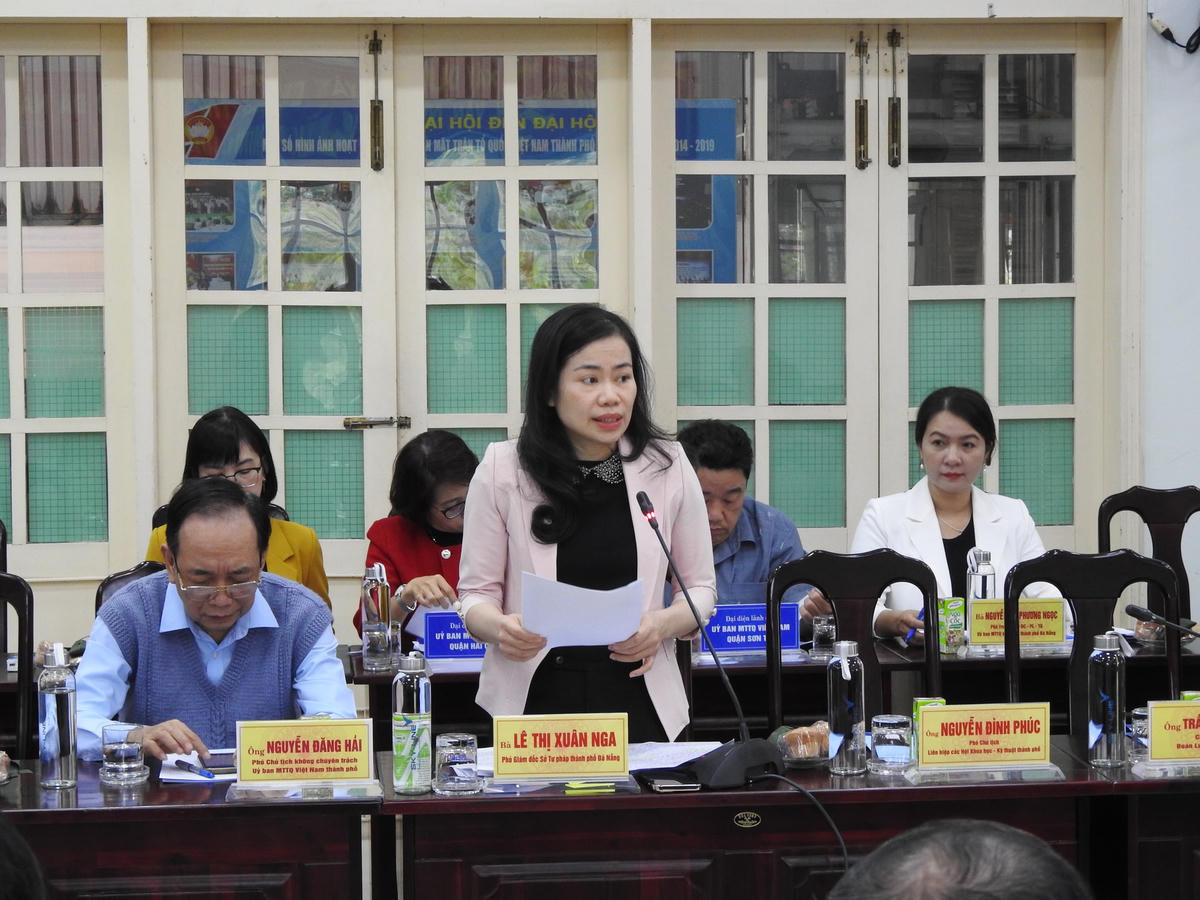 Đại biểu tham gia góp ý tại Hội thảo.