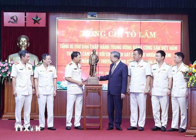 ttxvn-0808-tong-bi-thu-cuc-canh-sat-hinh-su-5.jpg