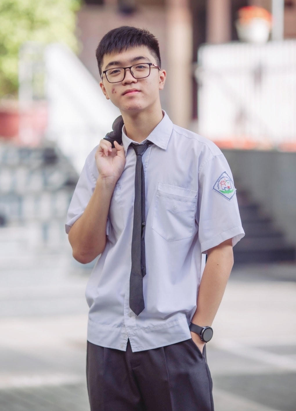 Phương Khải Minh (học sinh lớp 9A11 Trường THCS Nghĩa Tân, Cầu Giấy) trở thành thủ khoa của kỳ thi vào lớp 10 ở Hà Nội năm 2023 với tổng điểm 49, trong đó có 2 điểm 10 tuyệt đối. Ảnh: Nhân vật cung cấp. 