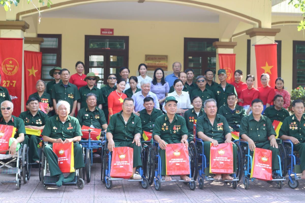 Theo Chủ tịch Đỗ Văn Chiến, Đảng, Nhà nước, nhân dân luôn ghi nhớ, biết ơn công lao, sự hy sinh của những thương bệnh binh, gia đình liệt sĩ.