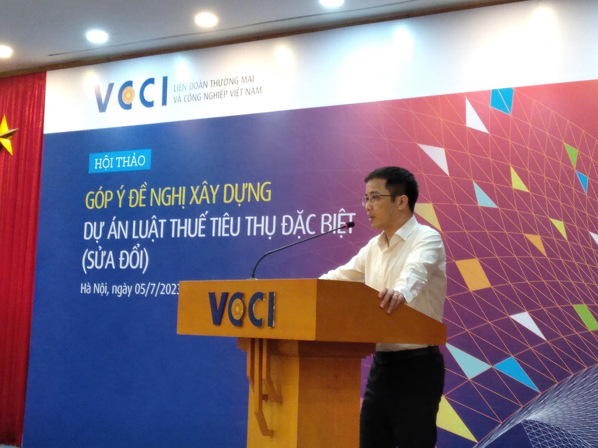 Ông Đậu Anh Tuấn, Phó Tổng thư ký kiêmTrưởng Ban Pháp chế VCCI phát biểu khai mạc Hội thảo.